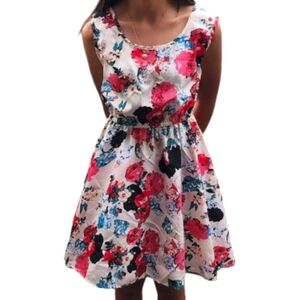 JUNIORS SMALL Floral Lightweight Summer dress Off white/cream color with Pink Bl